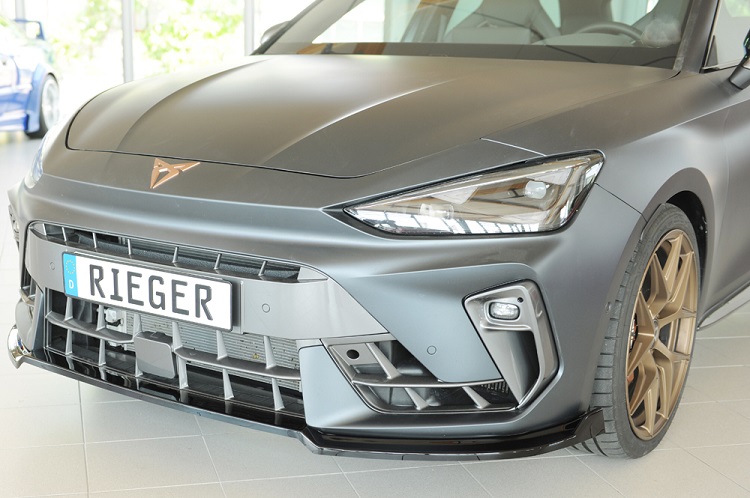 LAMA SOTTOPARAURTI ANTERIORE PER CUPRA LEON KL MK4 FACELIFT NERO LUCIDO RIEGER TUNING